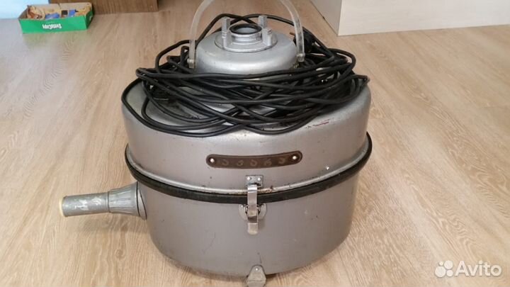 Продам вихревой пылесос 