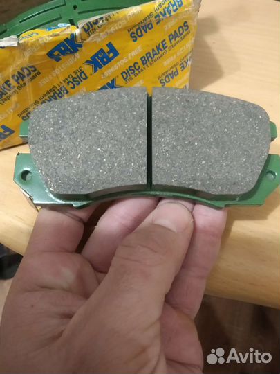 Передние тормозные колодки на Subaru