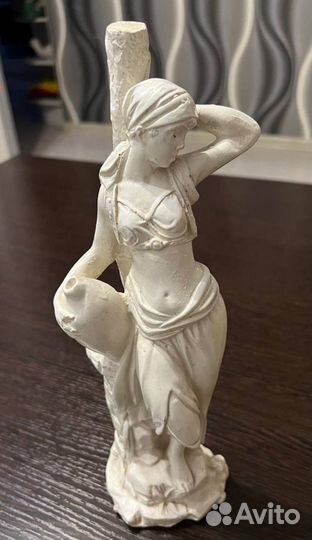 Статуэтка «Девушка с кувшином у родника». 1960-е