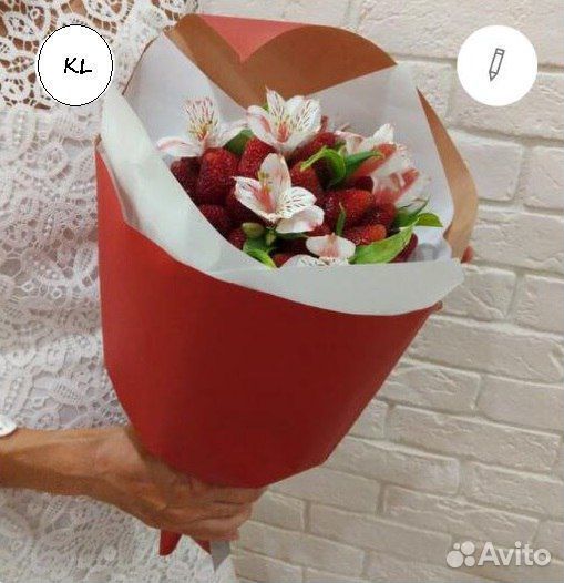 Клубника свежая в букете