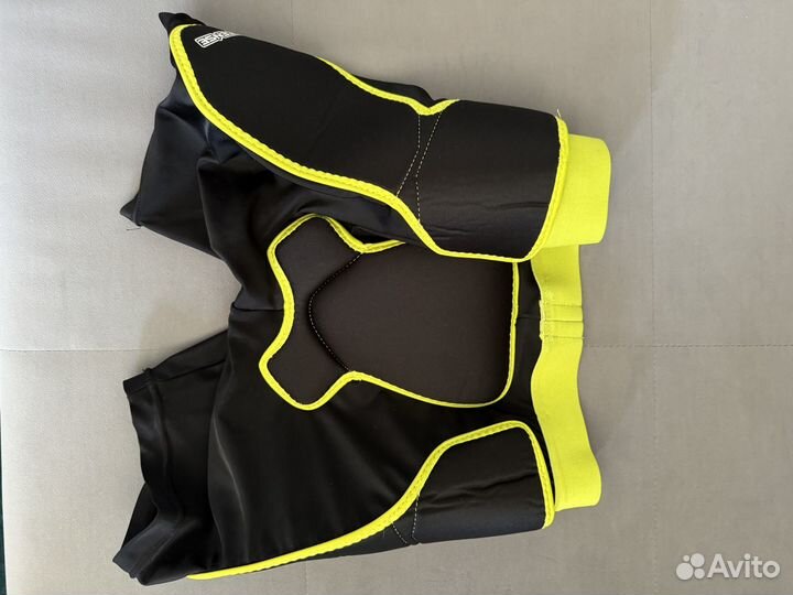 Защитные шорты горнолыжные