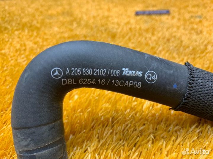 Патрубок системы охлаждения Mercedes-Benz C-Class