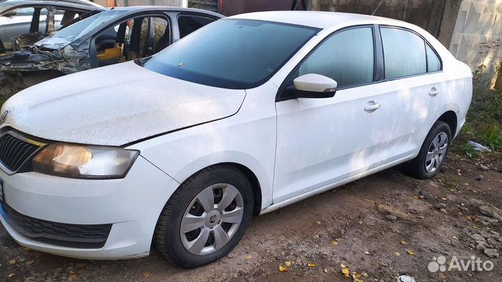 Домкрат С польным набором для Skoda Rapid