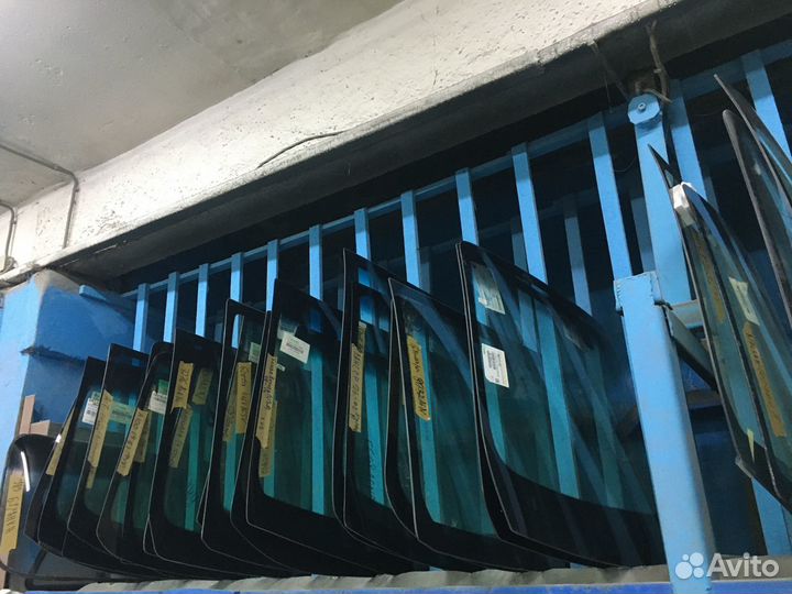 Лобовое стекло на Митсубиси Аутлендер. Зaмена