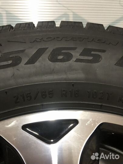 Pirelli Ice Zero FR 215/65 R16 102T