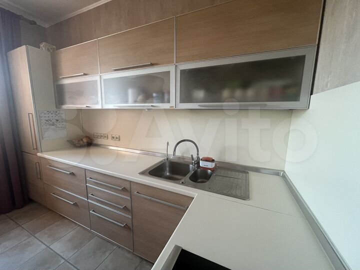 3-к. квартира, 85 м², 12/15 эт.