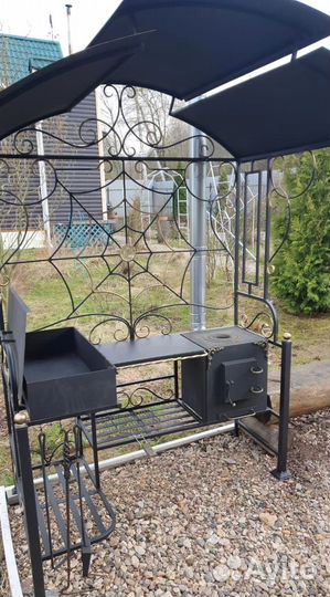 Мангал с крышей