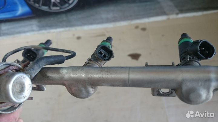 Топливная рейка с форсунками в сборе Audi A8 D3