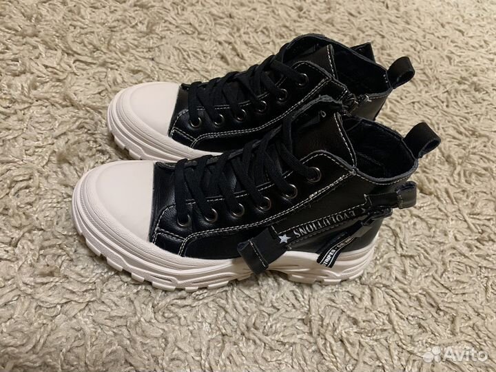 Ботинки демисезонные для мальчика. 29 размер