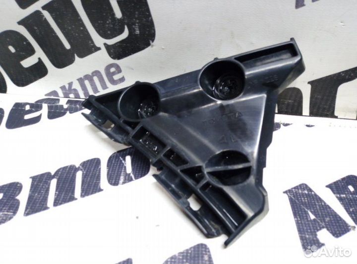 Крепление бампера заднее левое Toyota Camry ACV40