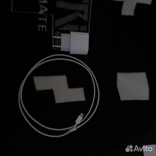 Оригинальное зарядное устройство для iPhone