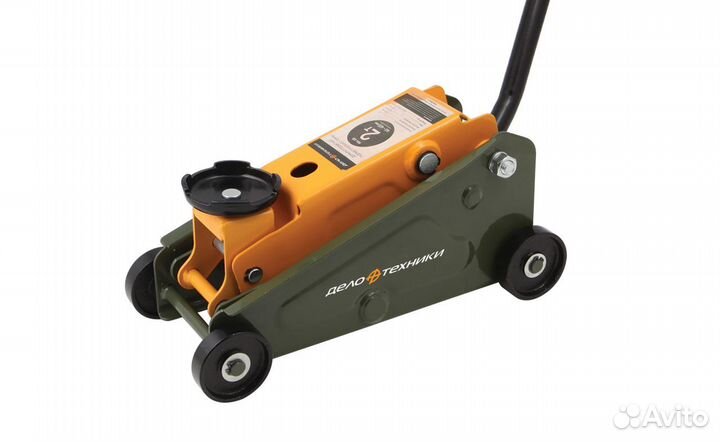 Дело Техники 904128 Домкрат подкатной 2т. в кейсе