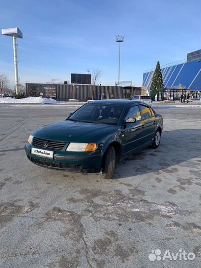 Volkswagen Passat 1.6 МТ, 1997, битый, 350 000 км