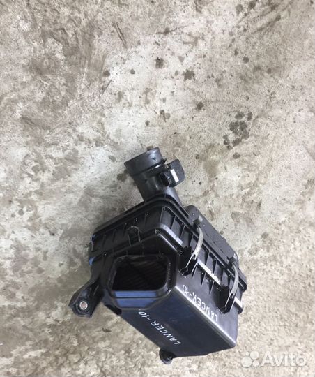 Корпус воздушного фильтра Mitsubishi Lancer 10