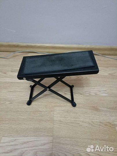 Подставка для ноги гитариста