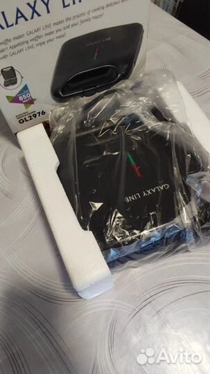 Электрическая вафельница новая