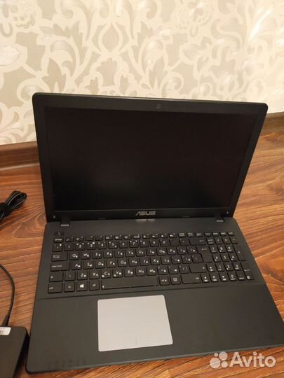 Ноутбук Asus x550v