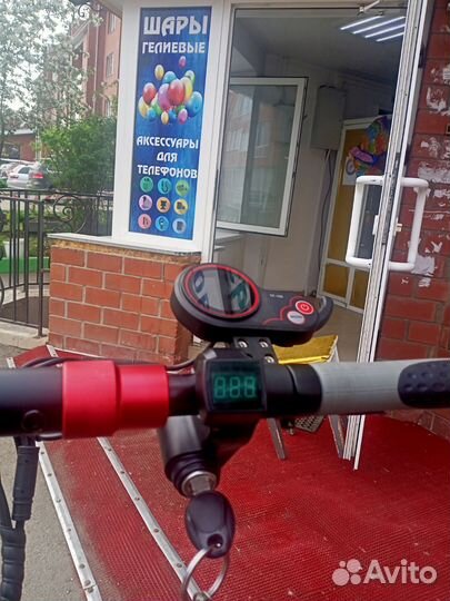 Электрический самокат с сиденьем