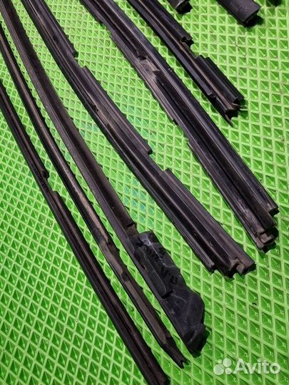 Уплотнитель стекла двери Skoda Superb 2003