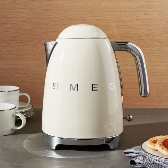 Smeg KLF03creu Cream чайник