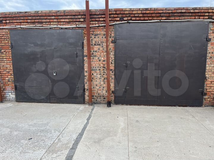 Гараж, > 30 м²