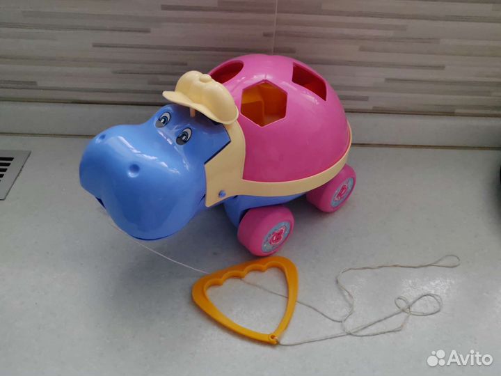 Игрушка бегемот