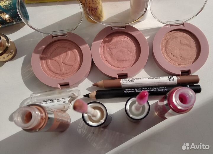 Набор косметики пакетом Yves Rocher