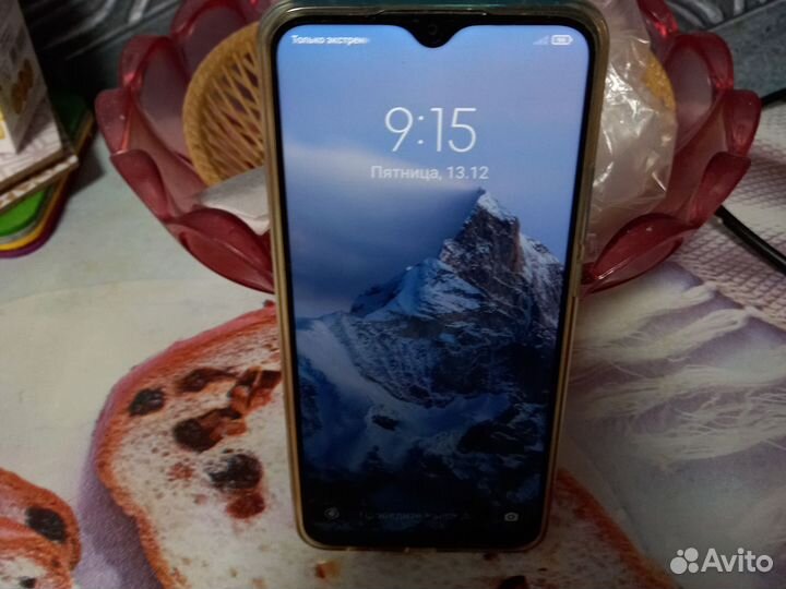 Xiaomi Mi 9, 8/64 ГБ