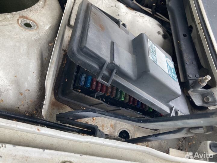 Блок предохранителей audi 100 c3