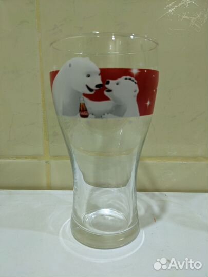 Два бокала Coca-Cola с белыми медведями