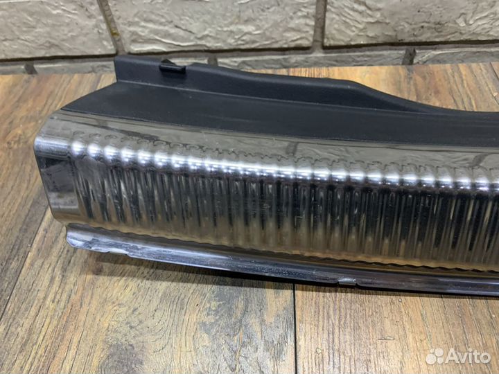 Audi A7 (4G8) Обшивка багажника на заднюю панель