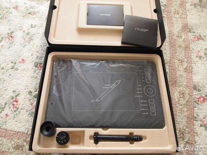 Графический планшет wacom Intuos Pro M (PTH-651)