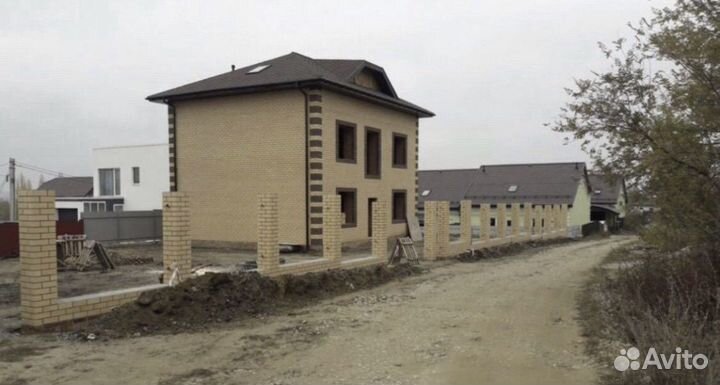 Бригада строителей