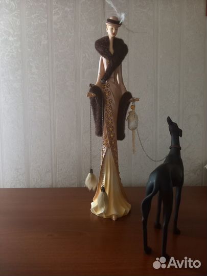 Статуэтка Дама с собачкой