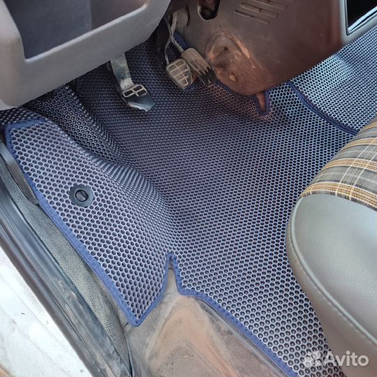 Комплект EVA ковриков на Volkswagen Transporter