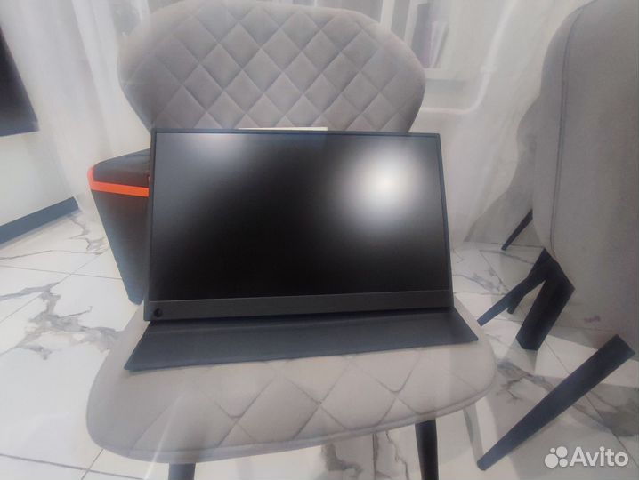 Манитор настольный