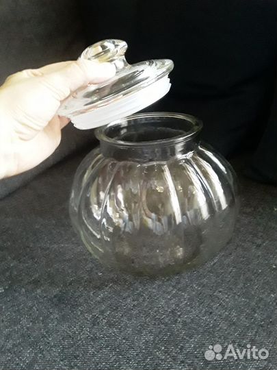 Новая банка с крышкой для хранения стекло