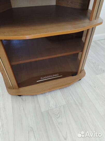 Тумба и телевизор