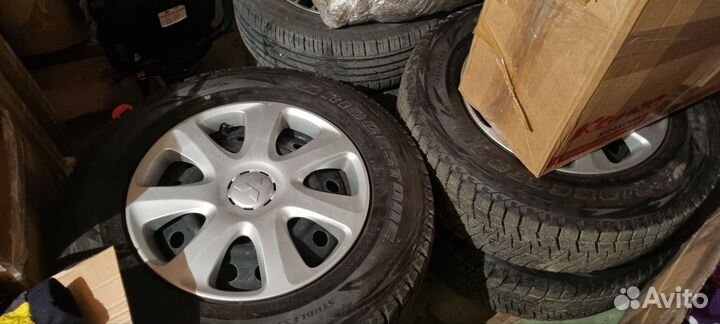 Bridgestone 738V 215/70 R16 100