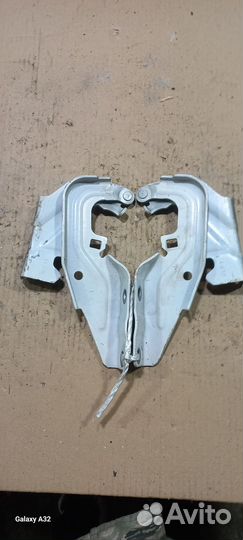 Петля капота Mitsubishi Galant fortis CX6A