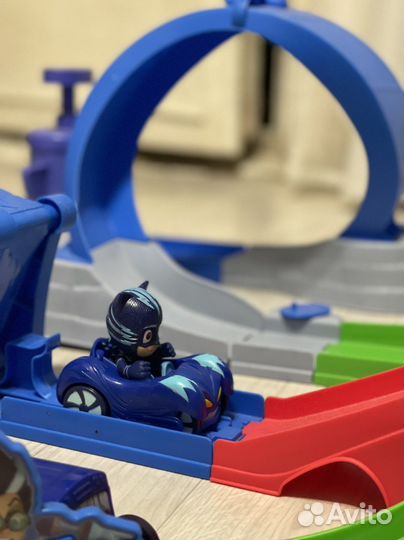 Трек Герои в масках