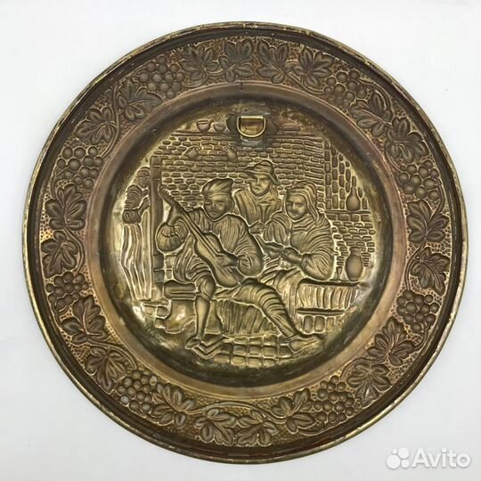 Настенная тарелка латунь