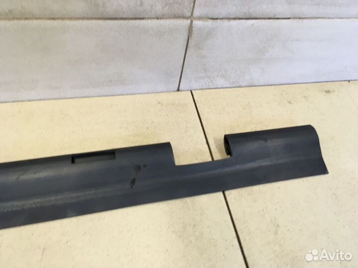 Уплотнитель (внутри) Hi Lux 2015