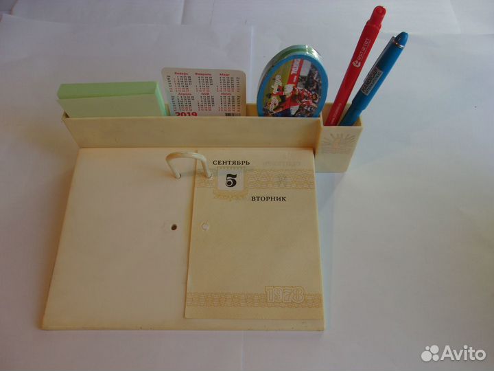 СССР скрепки скобы дырокол копирка точилки