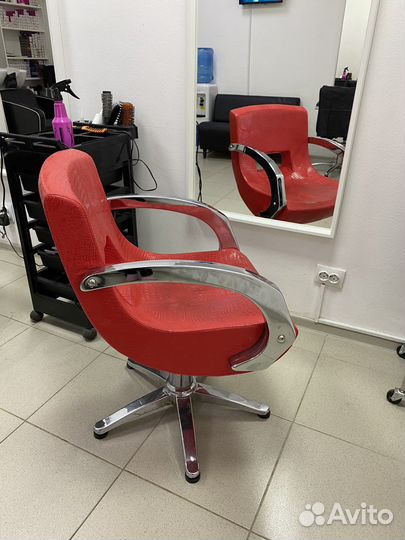 Парикмахерское кресло