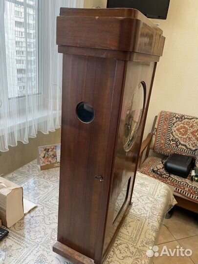 Старинные настенные антикварные часы с боем