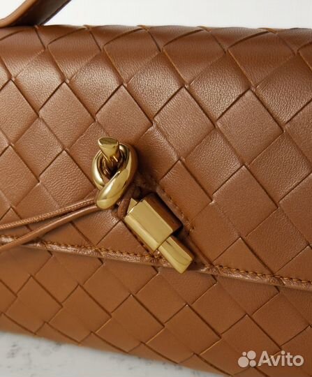 Kлатч Bottega Veneta