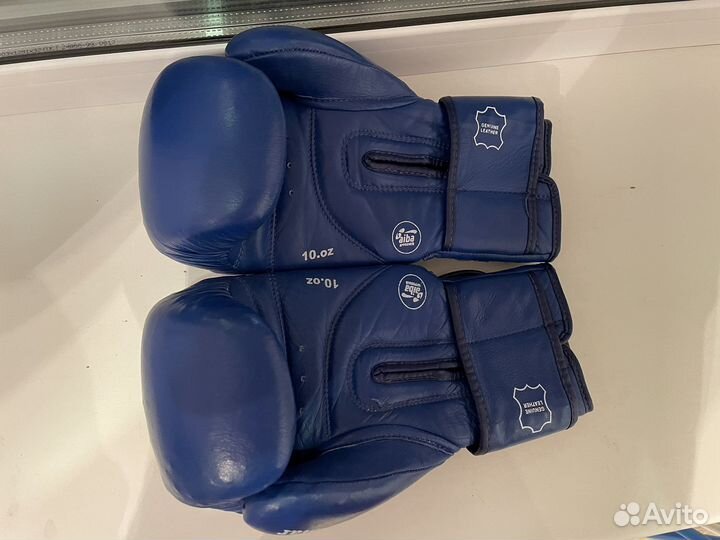 Боксерские перчатки 10 oz