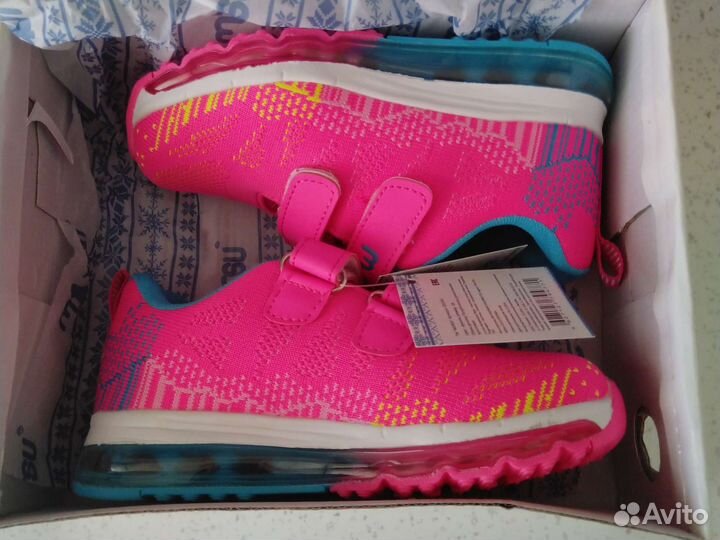 Кроссовки детские новые 28