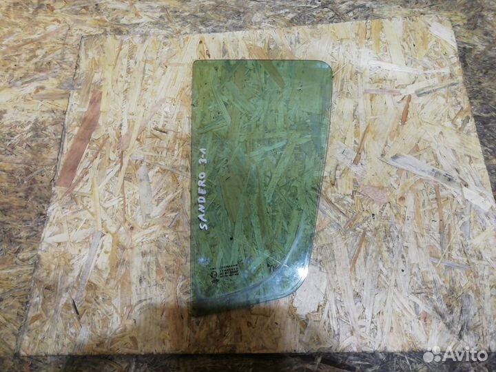 Форточка двери задней левой Renault Sandero